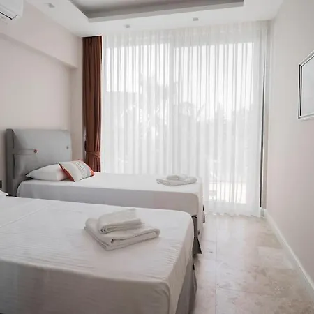 아파트 D1 A Einzigartige 100 M Zum Meer Mit Privater Pool-terrasse *