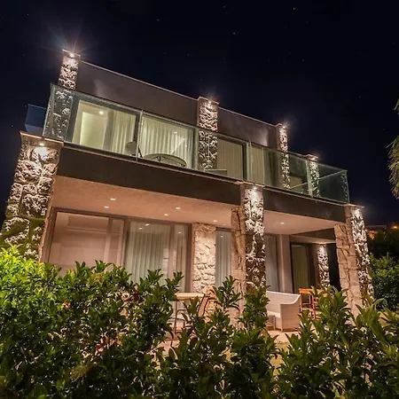 公寓 D1 A Einzigartige 100 M Zum Meer Mit Privater Pool-terrasse *